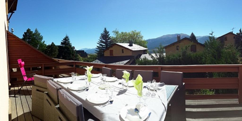 Residence Campredon - Decoration Typique - 25M2 De Terrasse Amenagee Plein Sud Avec Vue Panoramique - Internet - Jardin - Parking - Navette - Linge Et Menage En Options Payantes Font-Romeu-Odeillo-Via Exterior photo
